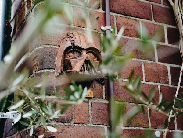 Darth Vader, Maske, Hauswand